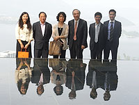 北京大學常務副校長柯楊教授(左三)與中大醫學院代表會晤